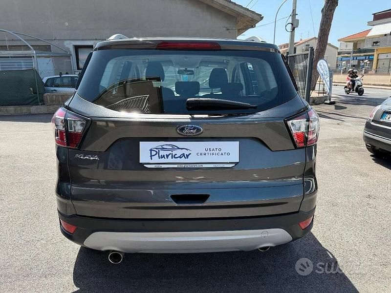 Usata Ford Kuga Business Edition 120 CV (88 kW) 2019 Grigio(met.) SUV
