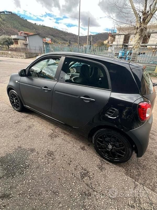 Usata Smart ForFour Passion 71 CV (52 kW) 2015 Grigio Utilitaria