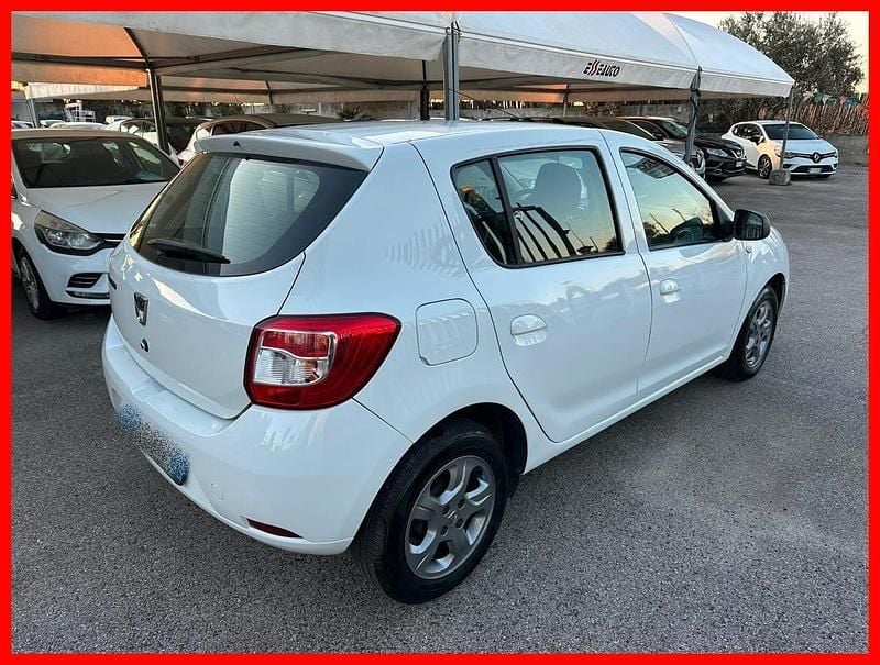 Usata Dacia Sandero Lauréate 75 CV (55 kW) 2015 Bianco Berlina
