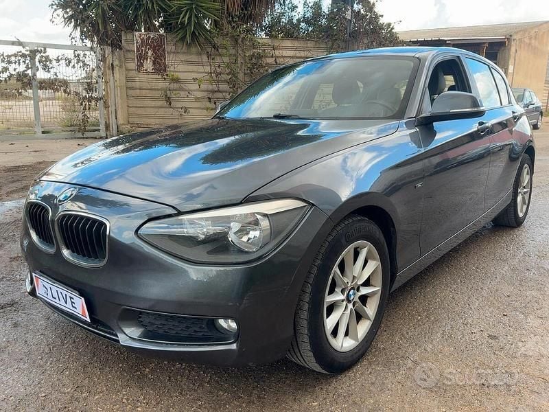 Grigio Usata 2014 BMW 118 Sport Line Utilitaria | 10.490 € (Ottimo prezzo) - Immagine 1/4