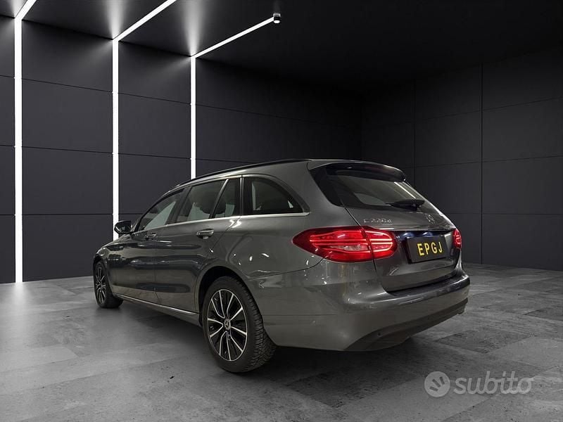 Usata Mercedes C220 194 CV (142 kW) 2019 Grigio Station wagon