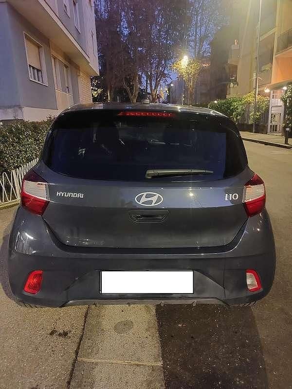 Grigio Usata 2024 Hyundai i10 Prime Utilitaria | 13.500 € (Buon prezzo) - Immagine 1/4