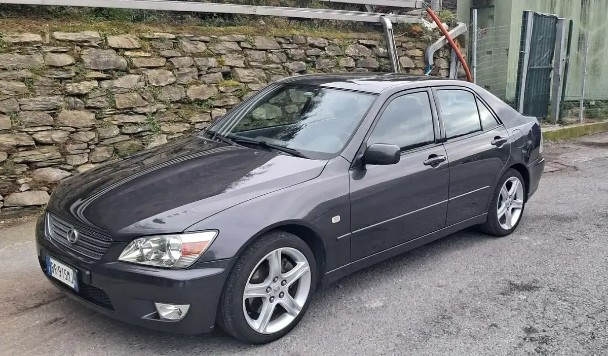 Usata Lexus IS200 155 CV (114 kW) 2000 Berlina