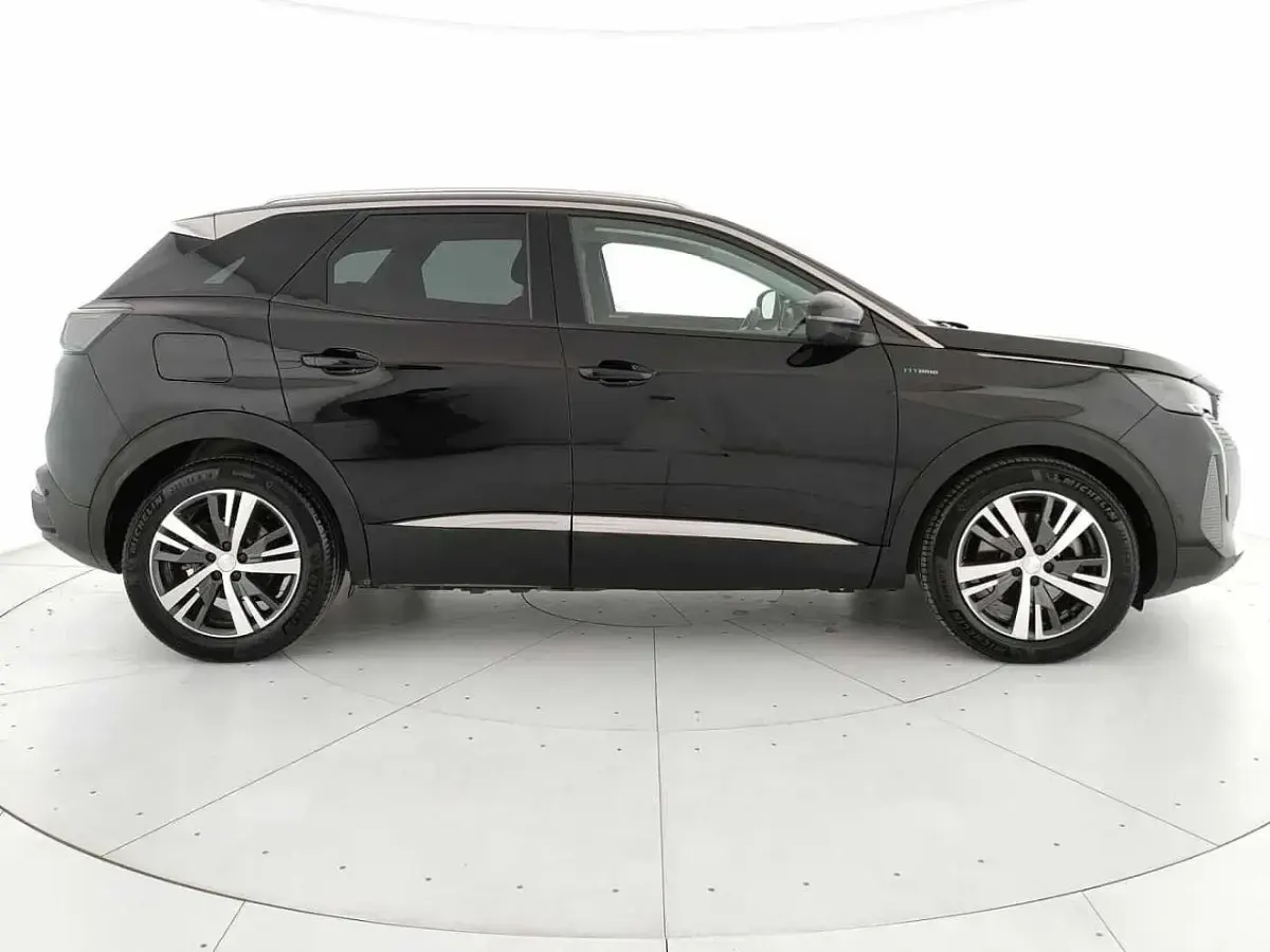 Usata Peugeot e-3008 Allure 164 kW (224 CV) 2021 Nero SUV
