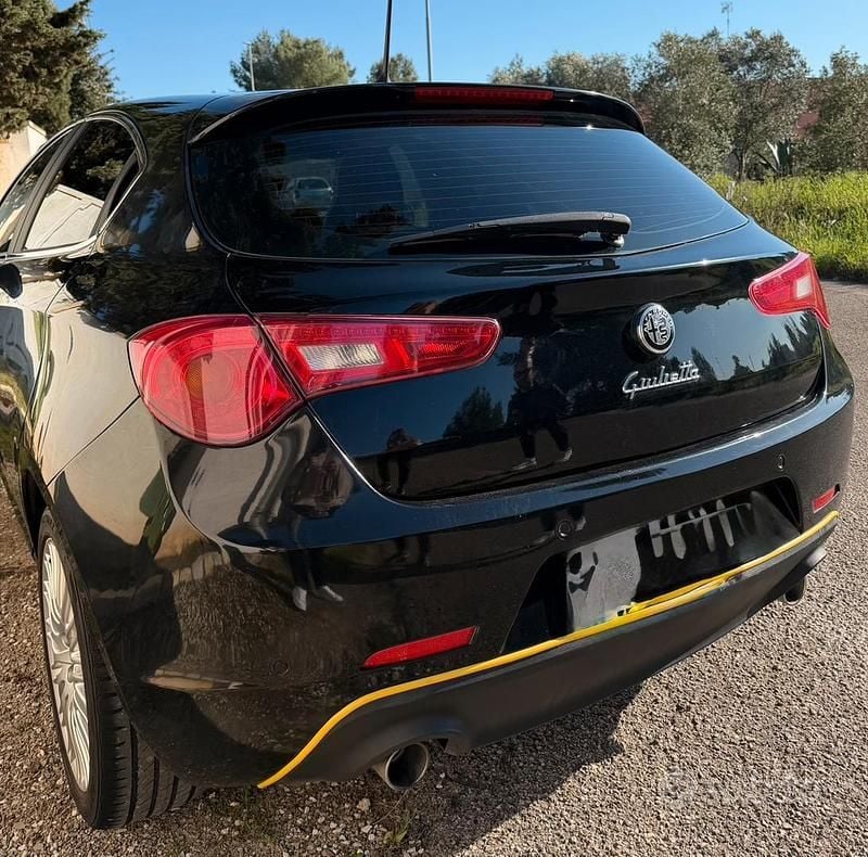 Usata Alfa Romeo Giulietta Exclusive 150 CV (110 kW) 2014 Nero Utilitaria