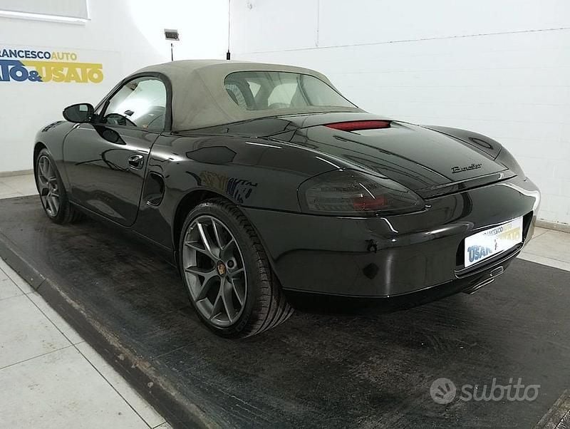 Usata Porsche Boxster 220 CV (161 kW) 2001 Nero metallizzato Cabrio