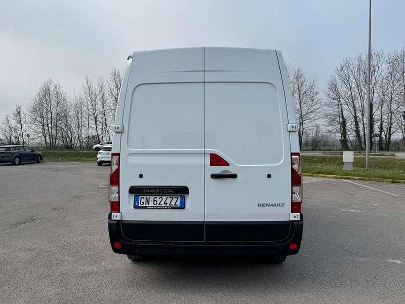 Usata Renault Master 150 CV (110 kW) 2023 Bianco puro Monovolume