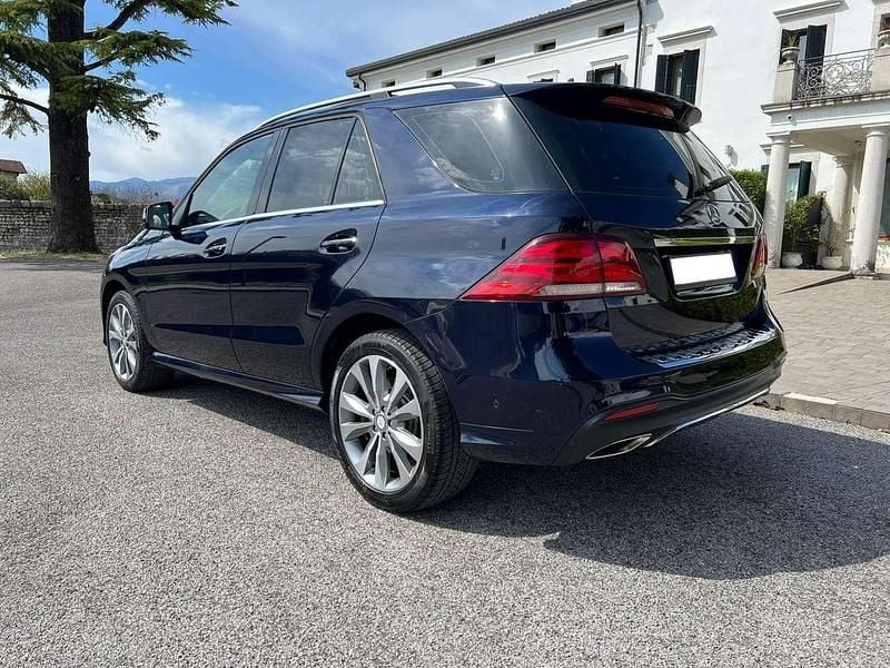 Usata Mercedes GLE500 435 CV (319 kW) 2015 Blu notte SUV