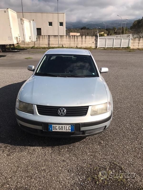Usata VW Passat 1999 Grigio Berlina
