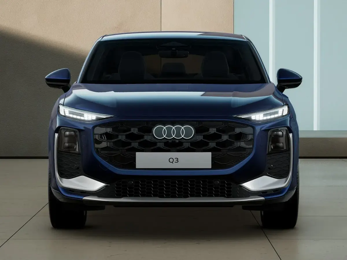 Nuova Audi Q3 Sportback Business 150 CV (110 kW) 2026 Blu navarra metallizzato SUV