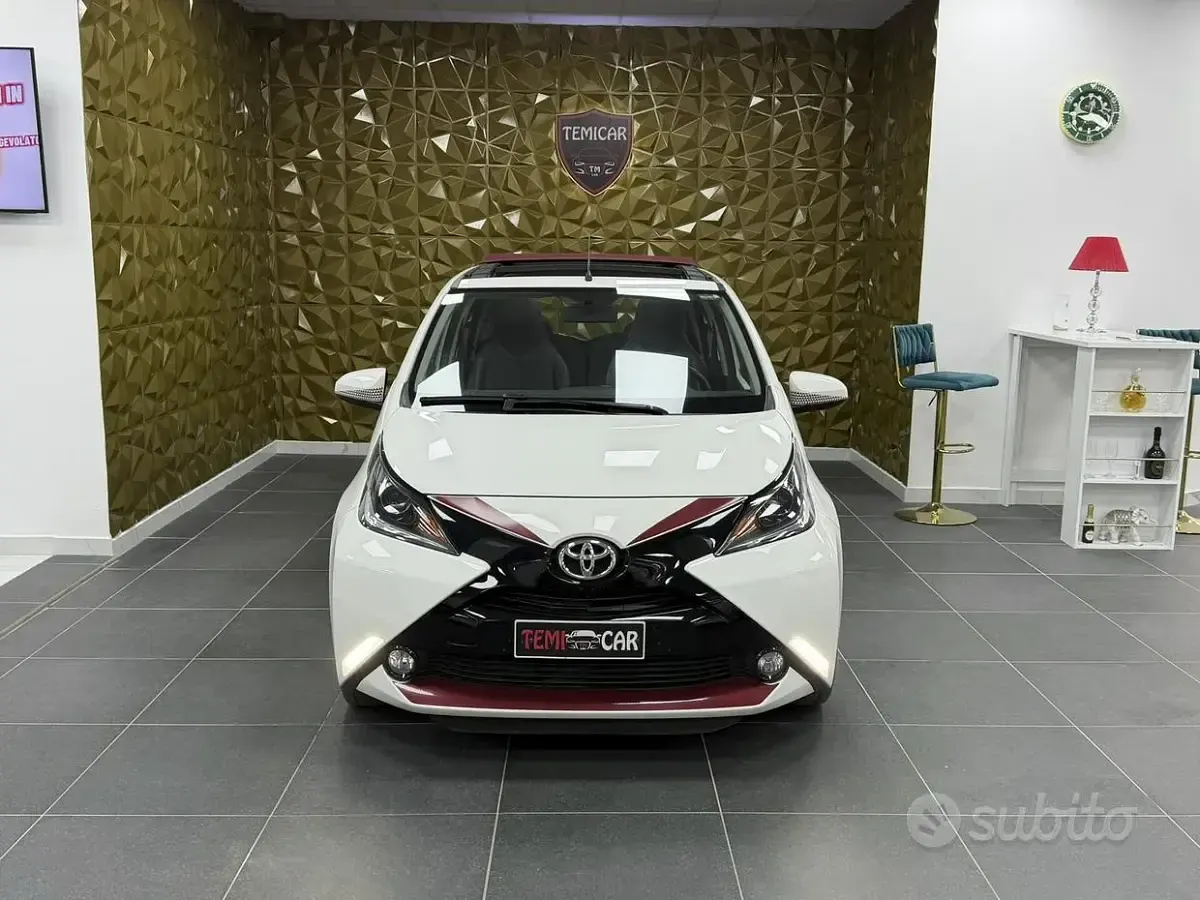 Usata Toyota Aygo X-wave 69 CV (50 kW) 2017 Bianco Utilitaria