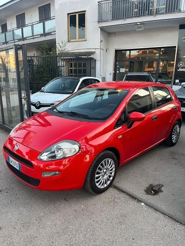 Usata Fiat Punto Street 75 CV (55 kW) 2014 Rosso Utilitaria