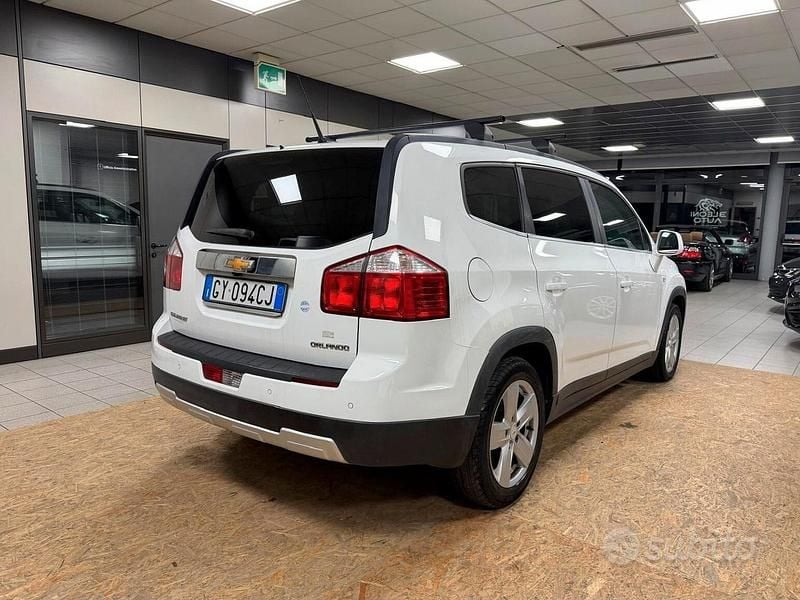 Usata Chevrolet Orlando 163 CV (119 kW) 2013 Bianco Monovolume