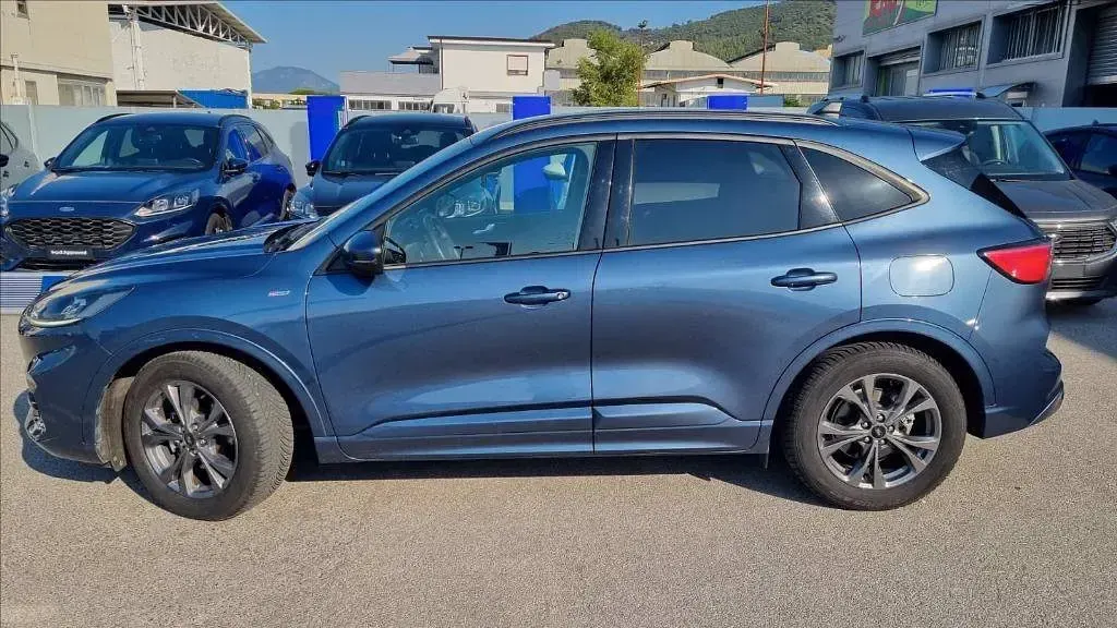 Usata Ford Kuga ST-Line 120 CV (88 kW) 2022 Chrome blu SUV