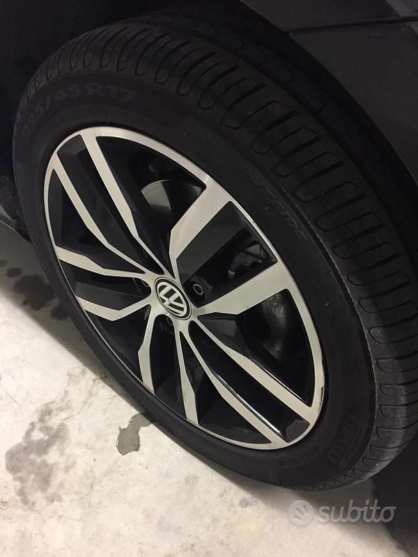 Begagnad VW Golf VII 110 HK (80 kW) 2015 Svart Halvkombi