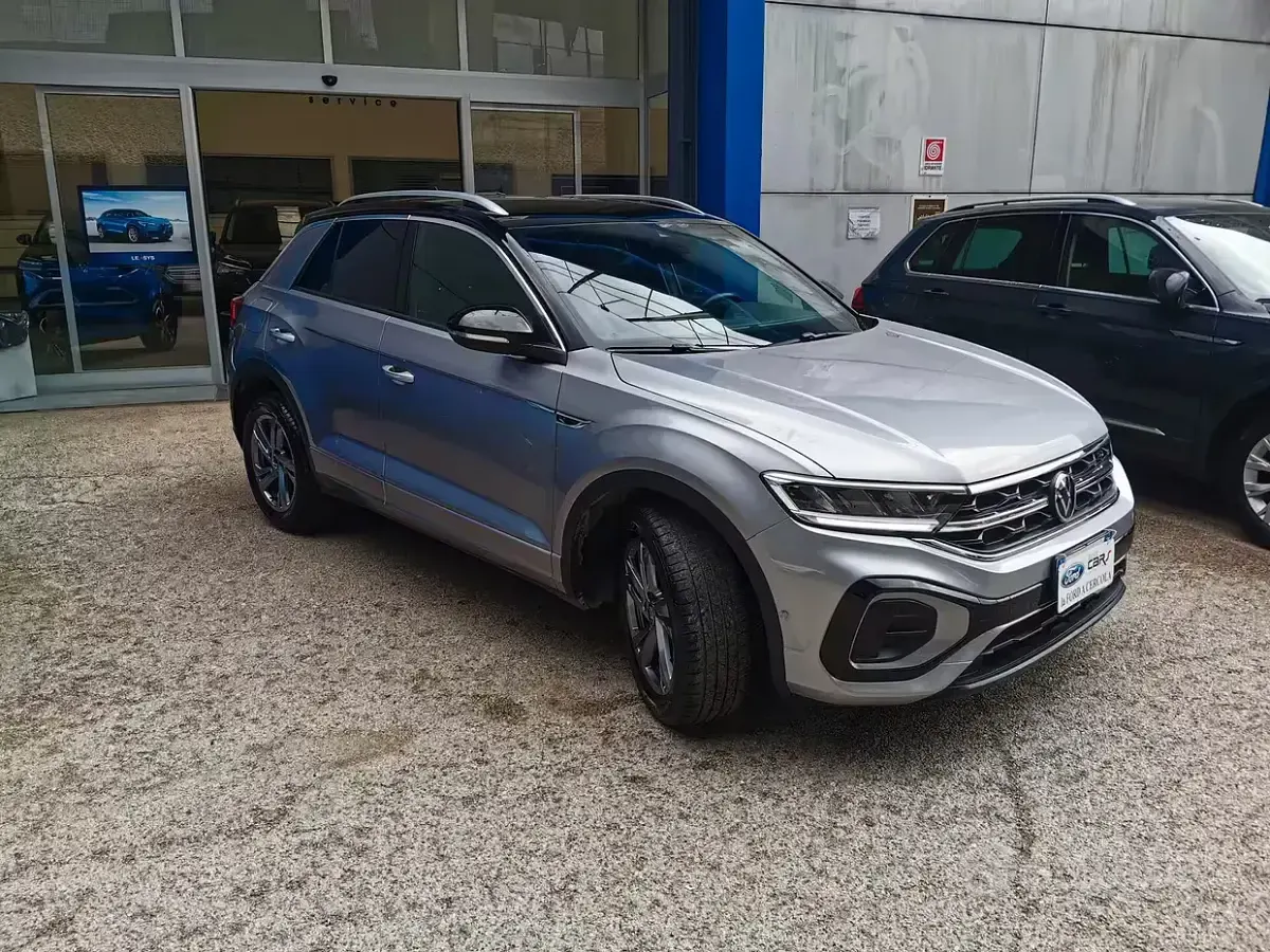 Usata VW T-Roc R-line 110 CV (80 kW) 2023 Grigio SUV
