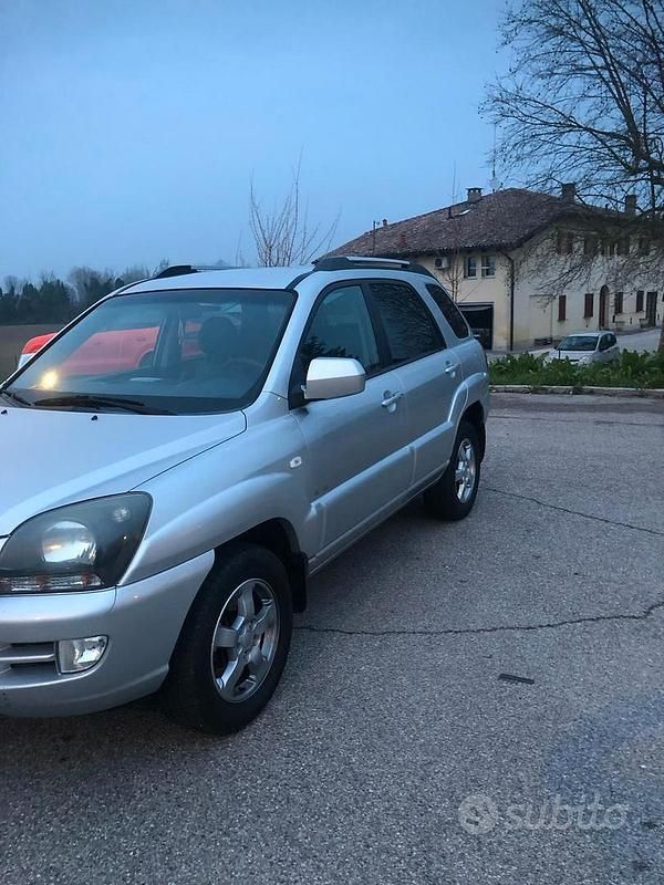 Grigio Usata 2007 Kia Sportage SUV | 4000 € - Immagine 1/4