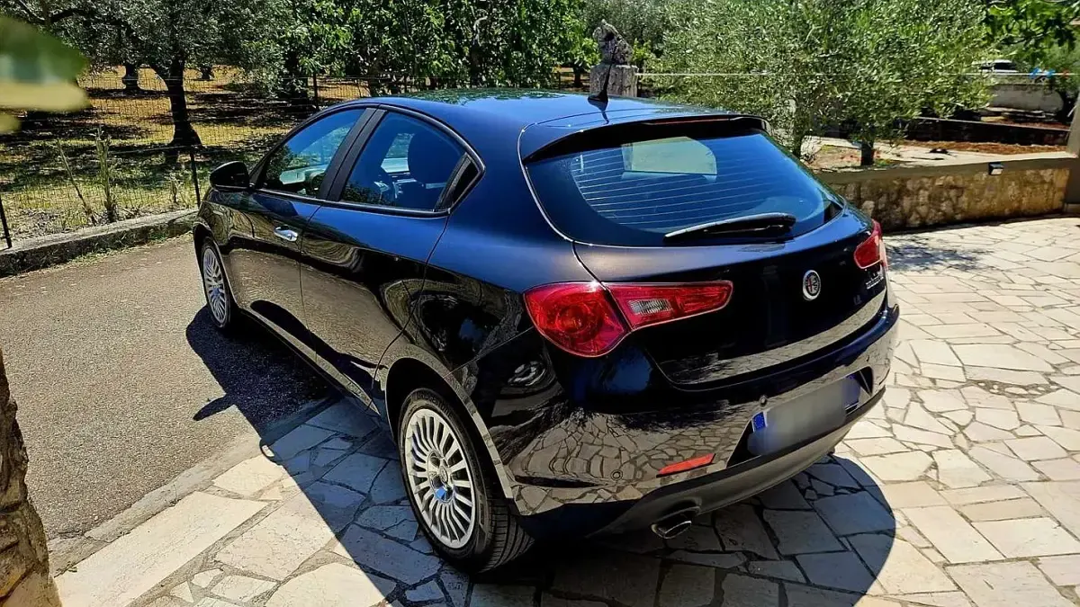 Usata Alfa Romeo Giulietta Exclusive 120 CV (88 kW) 2018 Grigio Utilitaria