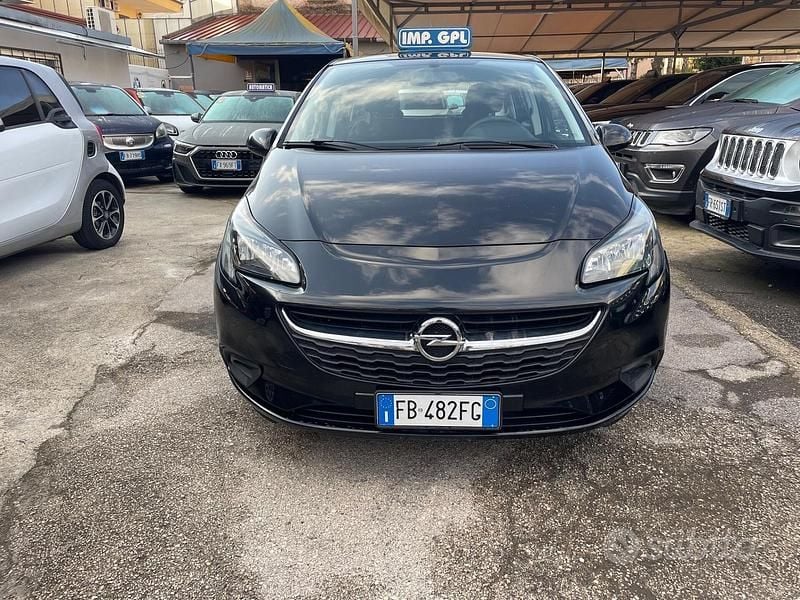 Usata Opel Corsa 90 CV (66 kW) 2015 Nero Berlina