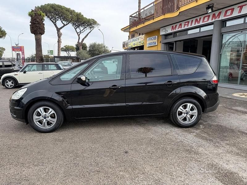 Usata Ford S-MAX Titanium 140 CV (102 kW) 2007 Nero Monovolume