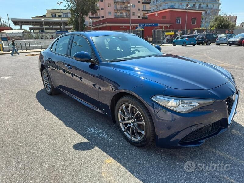 Usata 2020 Alfa Romeo Giulia Business Tre volumi | 14.000 € (Super prezzo) - Immagine 1/4