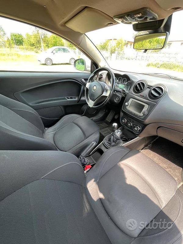 Begagnad Alfa Romeo MiTo 85 HK (62 kW) 2014 Röd Halvkombi