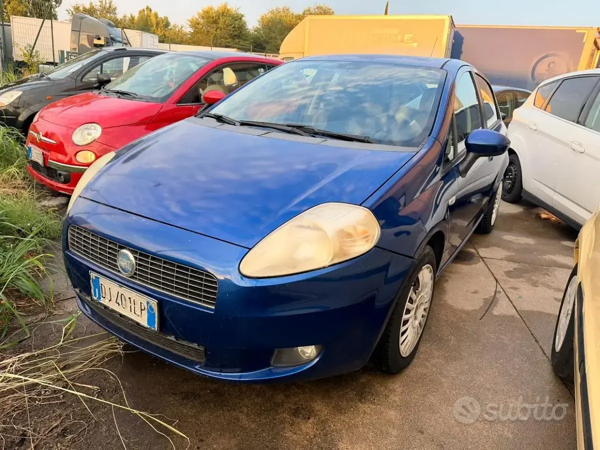 Usata Fiat Punto 65 CV (47 kW) 2007 Bluazzurro Utilitaria