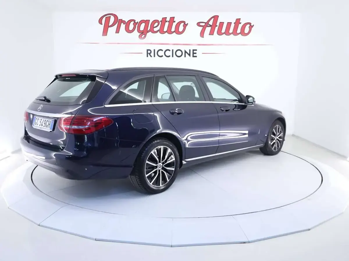 Usata Mercedes C220 Business 194 CV (142 kW) 2020 Blu cavansite Station wagon
