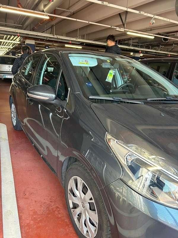 Usata Peugeot 208 Active 75 CV (55 kW) 2016 Utilitaria