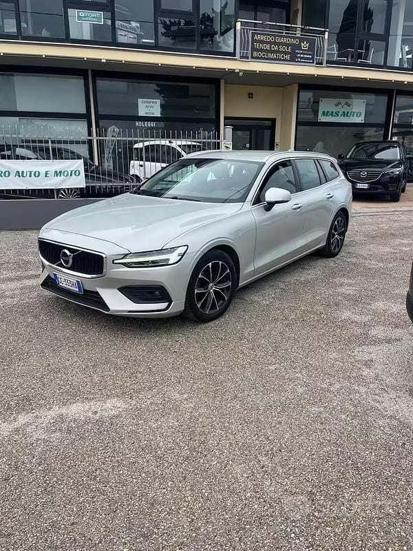 Usata Volvo V60 Business Edition 149 CV (109 kW) 2020 Beige Station wagon