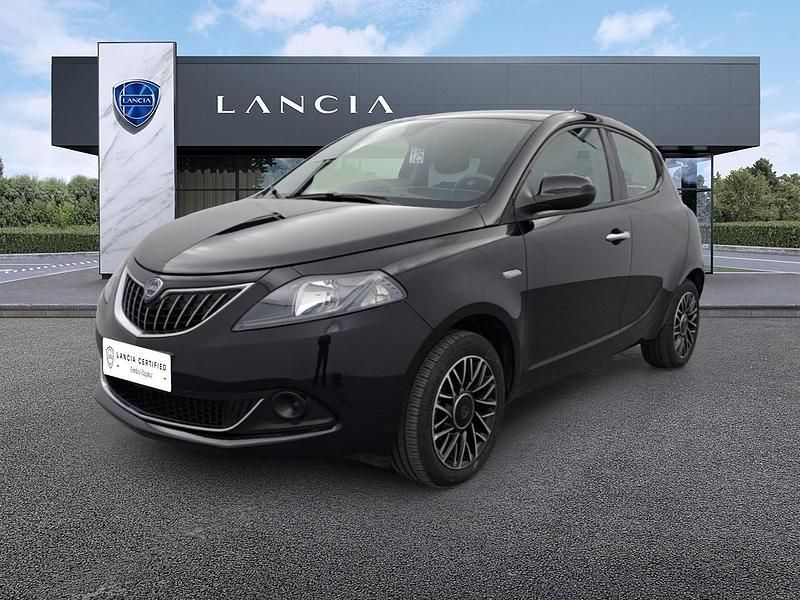 Usata Lancia Ypsilon 70 CV (51 kW) 2024 Nero Utilitaria