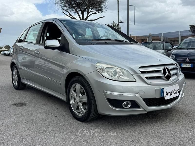 Usata Mercedes B200 Chrome 140 CV (102 kW) 2010 Argento Monovolume