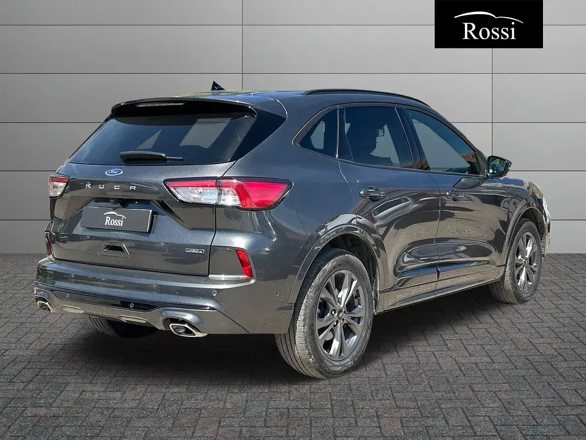 Usata Ford Kuga ST-Line X 152 CV (111 kW) 2023 Grigio scuro metallizzato SUV