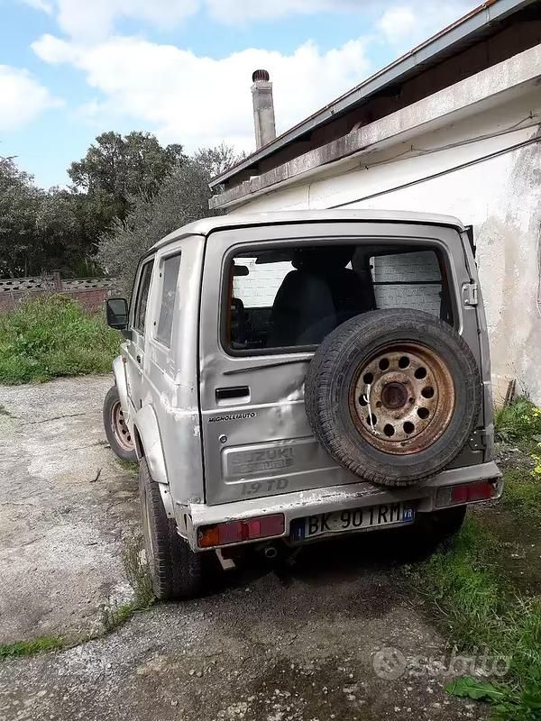 Usata Suzuki Samurai 63 CV (46 kW) 1998 Grigio SUV
