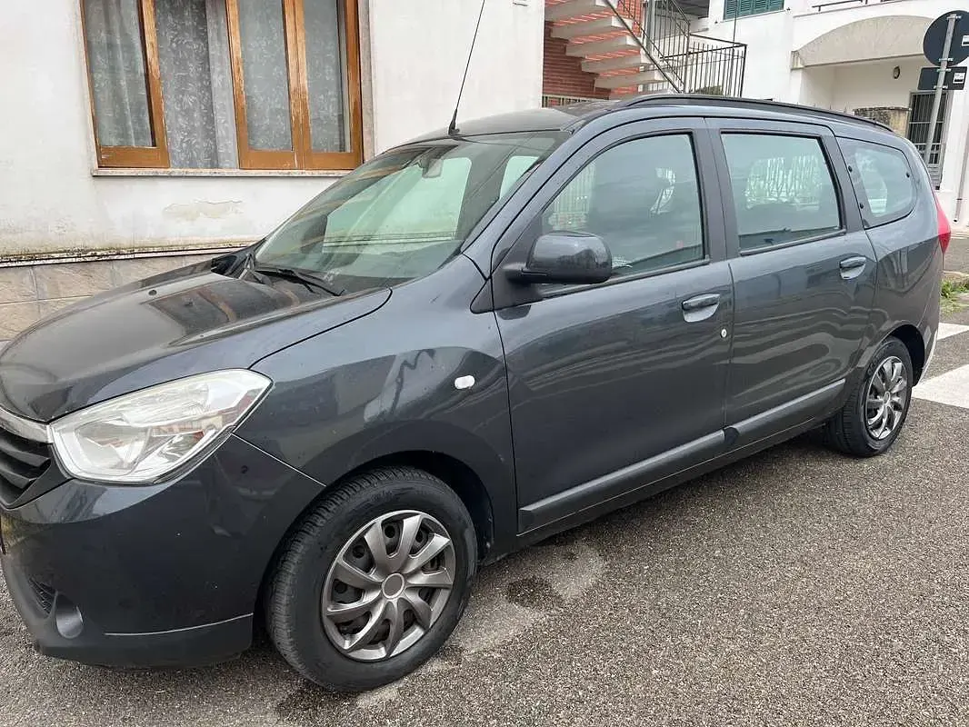 Usata Dacia Lodgy Lauréate 102 CV (75 kW) 2017 Nero Monovolume