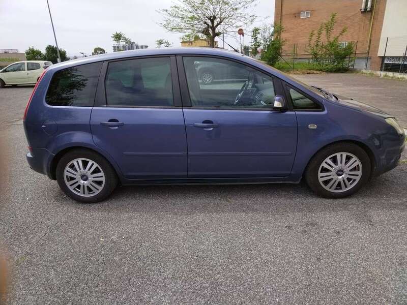 Blu/azzurro Usata 2006 Ford C-MAX Ghia Monovolume | 2000 € (Cara) - Immagine 1/4