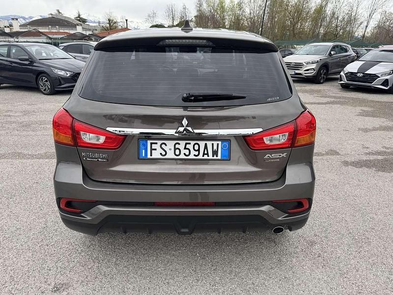 Usata Mitsubishi ASX Invite 114 CV (83 kW) 2018 Bronzo SUV