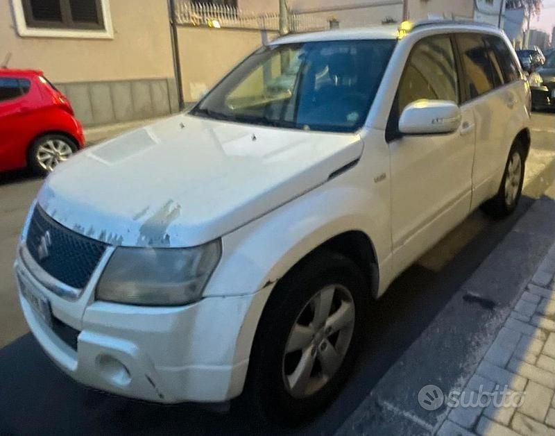 Second-hand Suzuki Vitara 109 CP (80 kW) 2010 Alb SUV