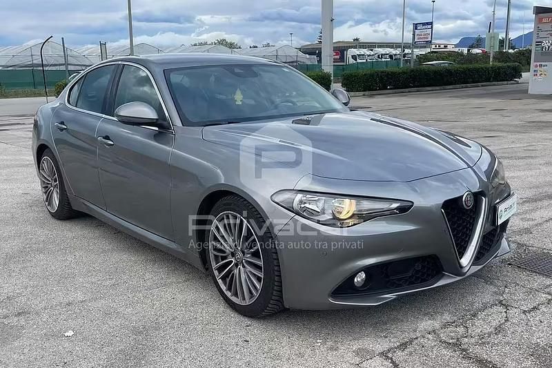 Usata Alfa Romeo Giulia Super 180 CV (132 kW) 2017 Grigio Berlina