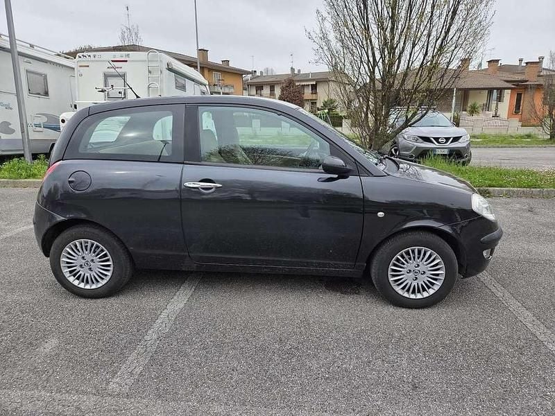 Usata Lancia Ypsilon 80 CV (58 kW) 2005 Nero Utilitaria