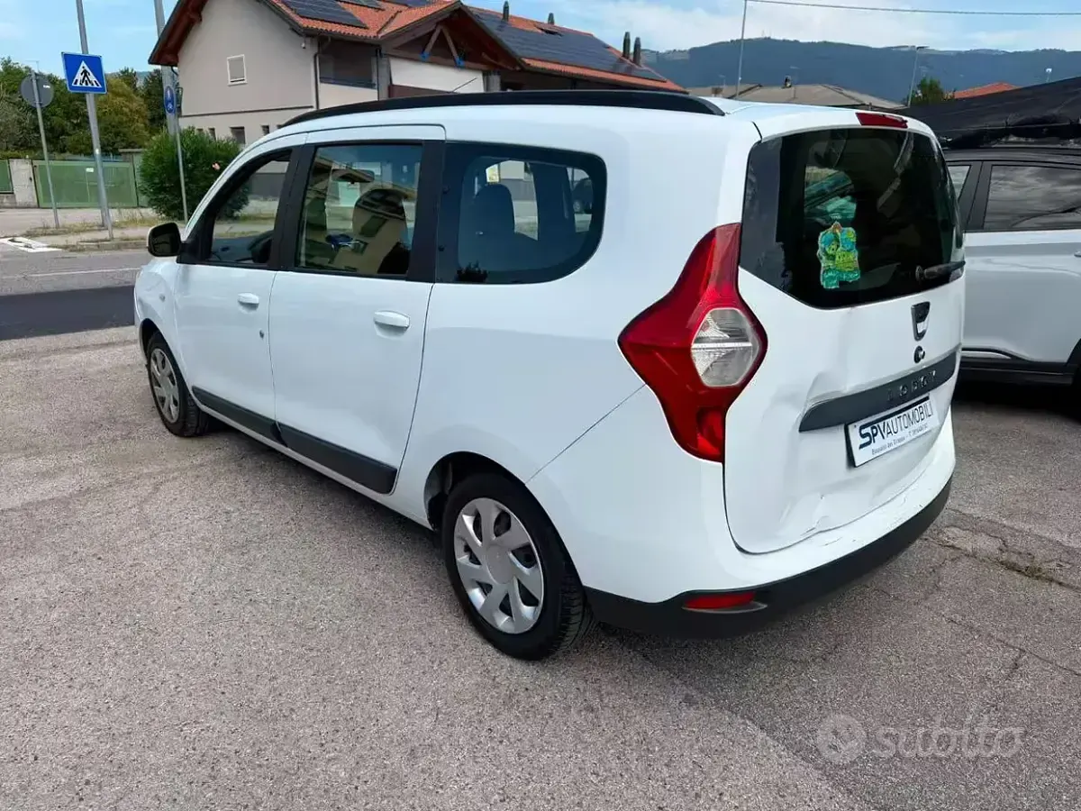 Usata Dacia Lodgy Lauréate 107 CV (78 kW) 2012 Bianco Monovolume