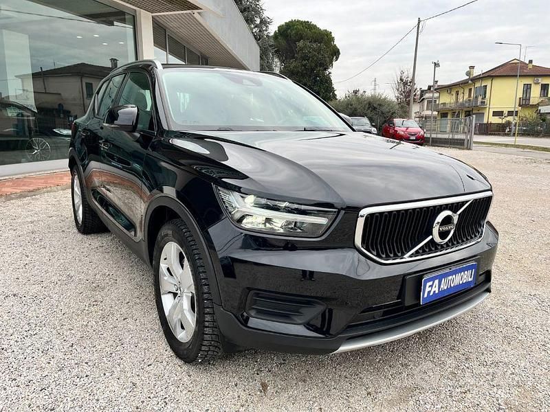 Usata Volvo XC40 Momentum 150 CV (110 kW) 2018 Nero SUV