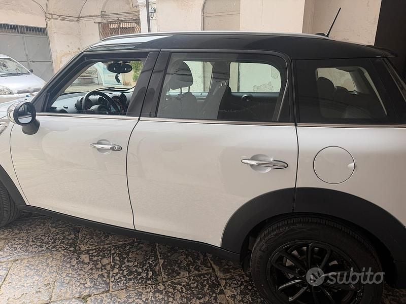 Usata Mini Countryman 111 CV (81 kW) 2016 Bianco SUV