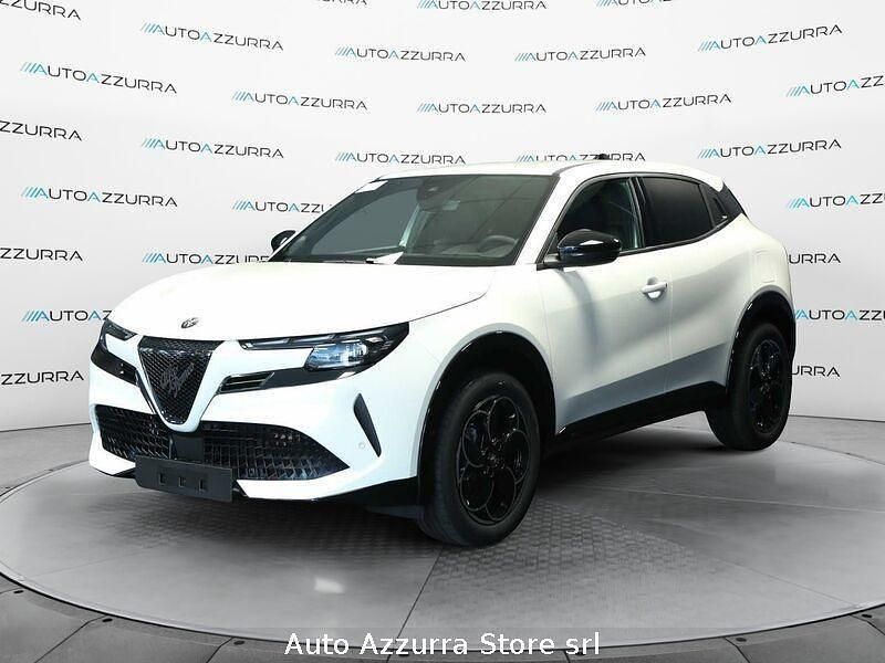 Bianco Nuova 2025 Alfa Romeo Junior SUV | 33.200 € (Cara) - Immagine 1/4