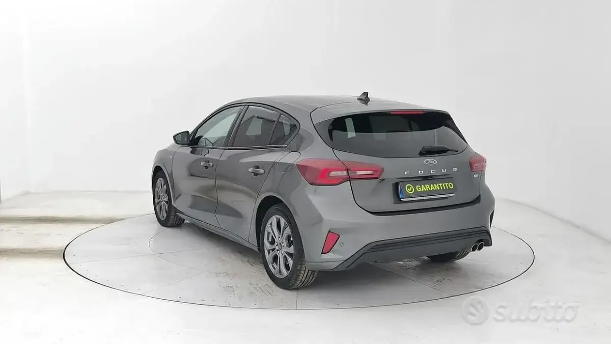 Usata Ford Focus ST-Line 125 CV (91 kW) 2023 Grigio Berlina