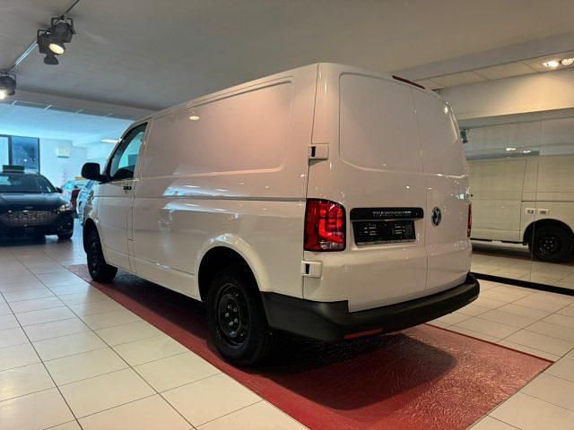 Usata VW Transporter 150 CV (110 kW) 2022 Bianco perlato Furgone