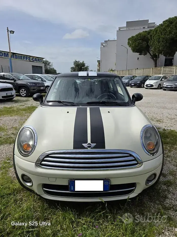 Usata Mini Cooper D 109 CV (80 kW) 2008 Bianco Utilitaria