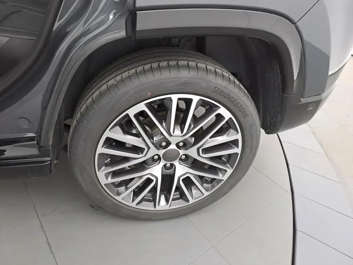 Usata Jeep Compass 156 kW (213 CV) 2025 Grigio SUV