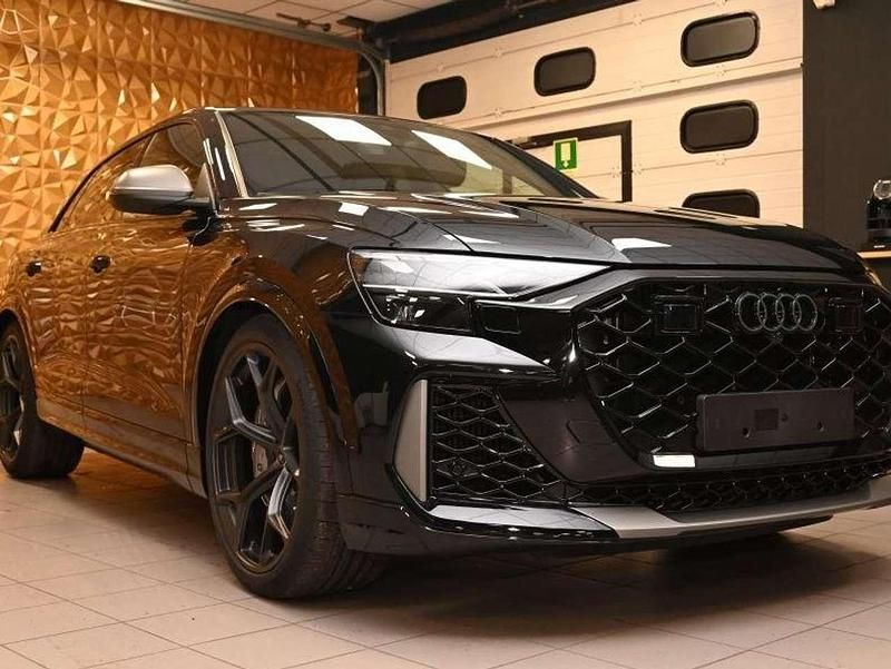 Nuova Audi RS Q8 Performance 640 CV (470 kW) 2025 Nero mythos met./rs nido d'ape SUV