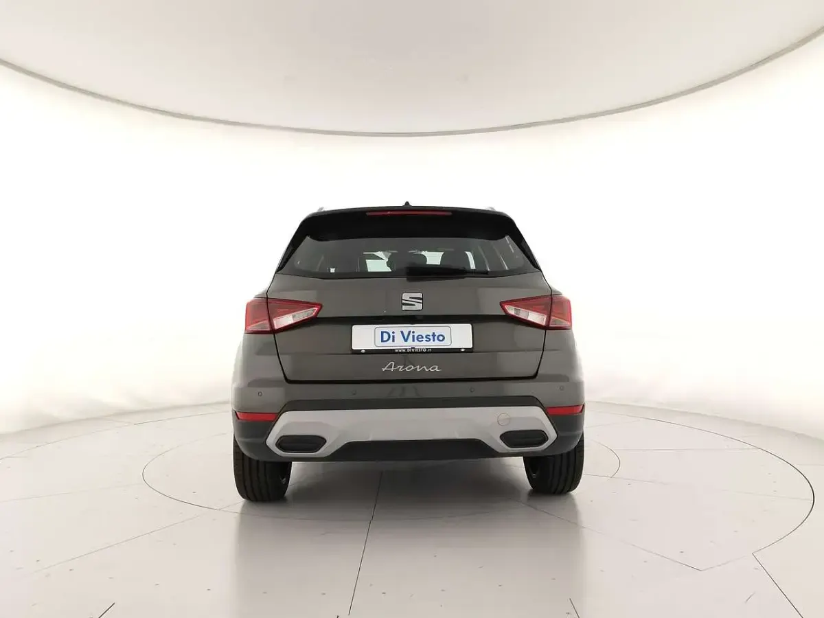 Usata Seat Arona 116 CV (85 kW) 2024 Grigio cliff nero midnight SUV